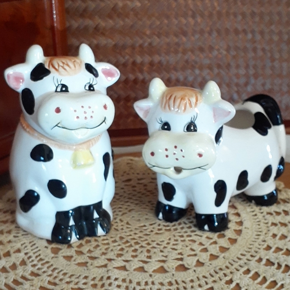 🐄VINTAGE FUN CERAMIC COW CREAMER & SUGAR BOWL SET ~ 1990s ~ BLACK & WHITE 🐄